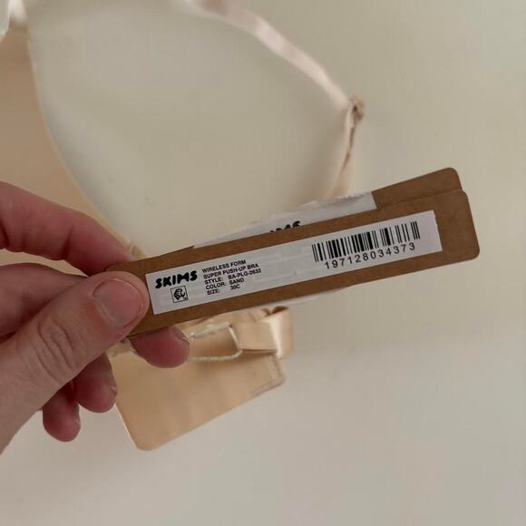 NWT Skims Wireless Form Super Push Up Bra - Picture 3 of 3